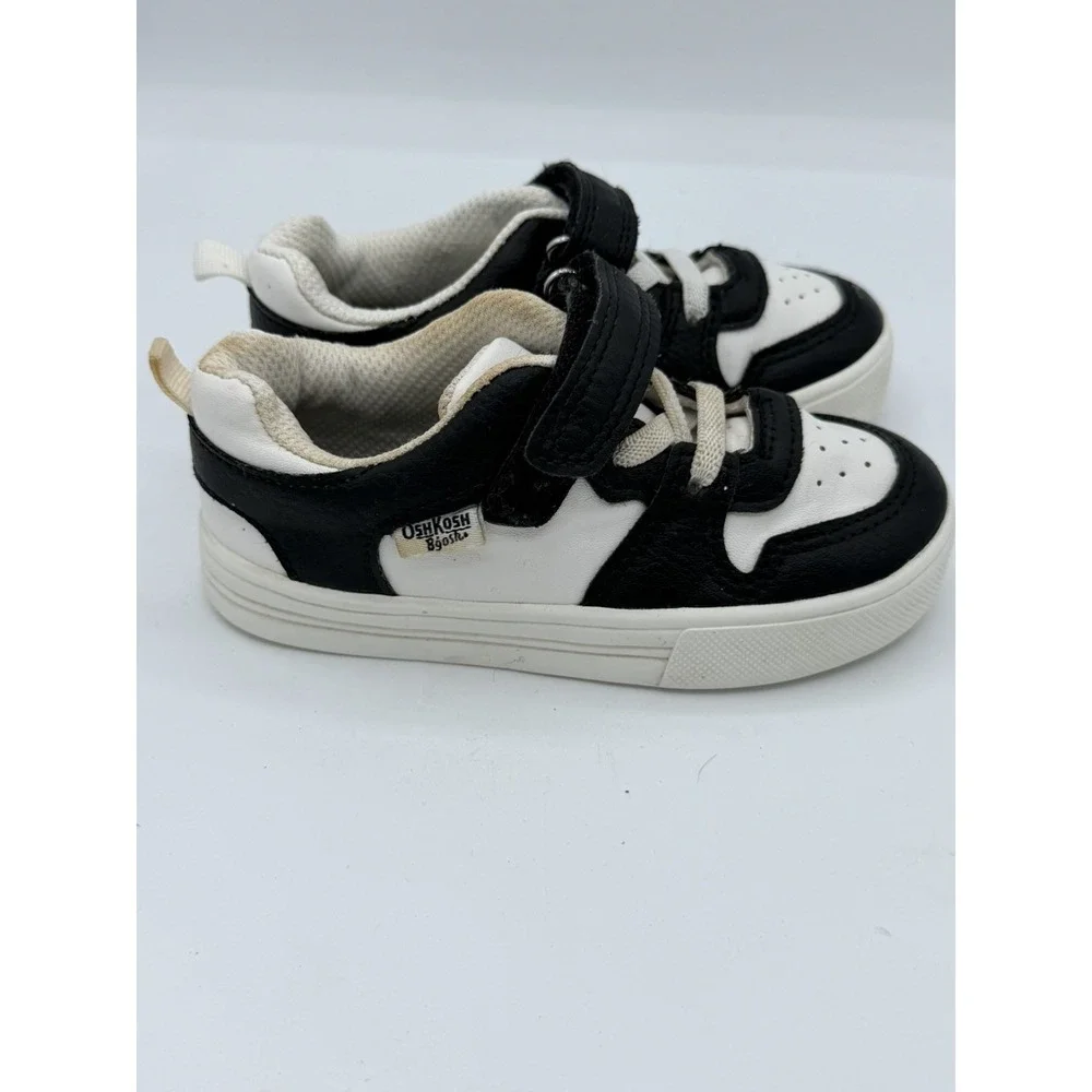 OshKosh Toddlers Isak Black/White Easy-on Casual Sneakers Size 7